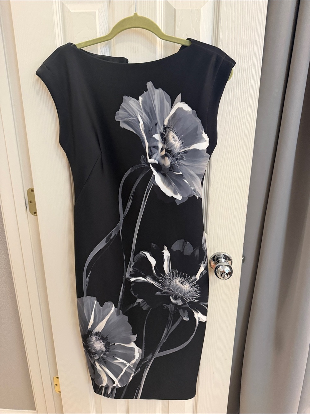 Donna Karan Black Midi Dress with Gray and White Floral Design - Picture 2 of 12